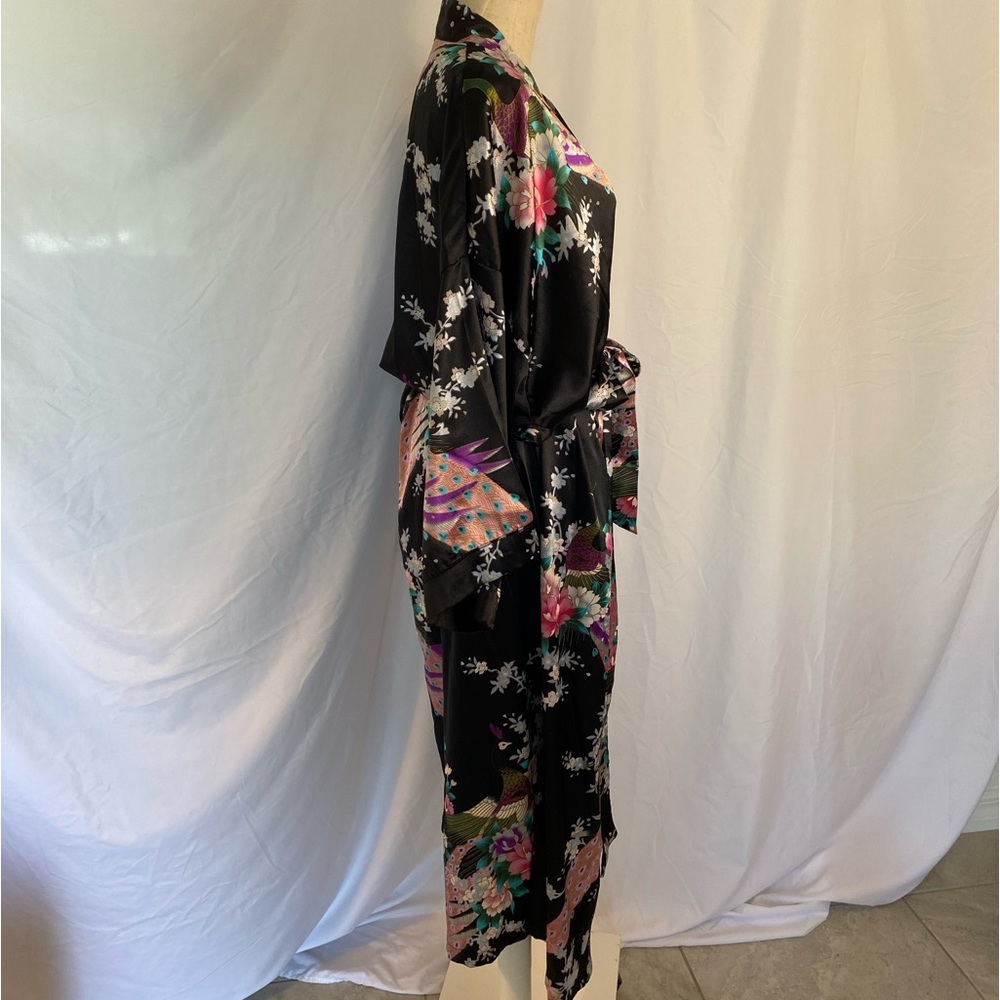 Women’s Kimono Robe - Picture 2 of 5